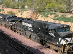 NS8915.jpg (101655 bytes)
