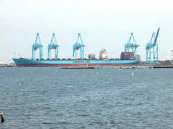 maerskb.jpg (87498 bytes)