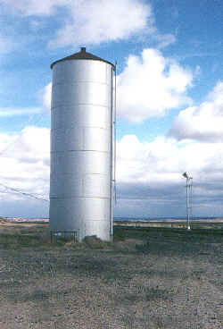 tower.jpg (93100 bytes)