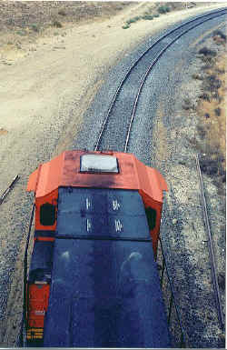 tunnel2.jpg (102967 bytes)