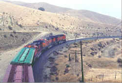 tunnel2g.jpg (95230 bytes)
