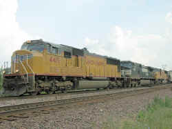 UP4419.jpg (80503 bytes)