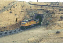 UP4658.jpg (97382 bytes)