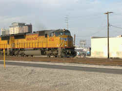 UP4734.jpg (99066 bytes)