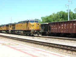 UP6817.jpg (79037 bytes)