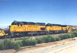 up8574.jpg (68373 bytes)